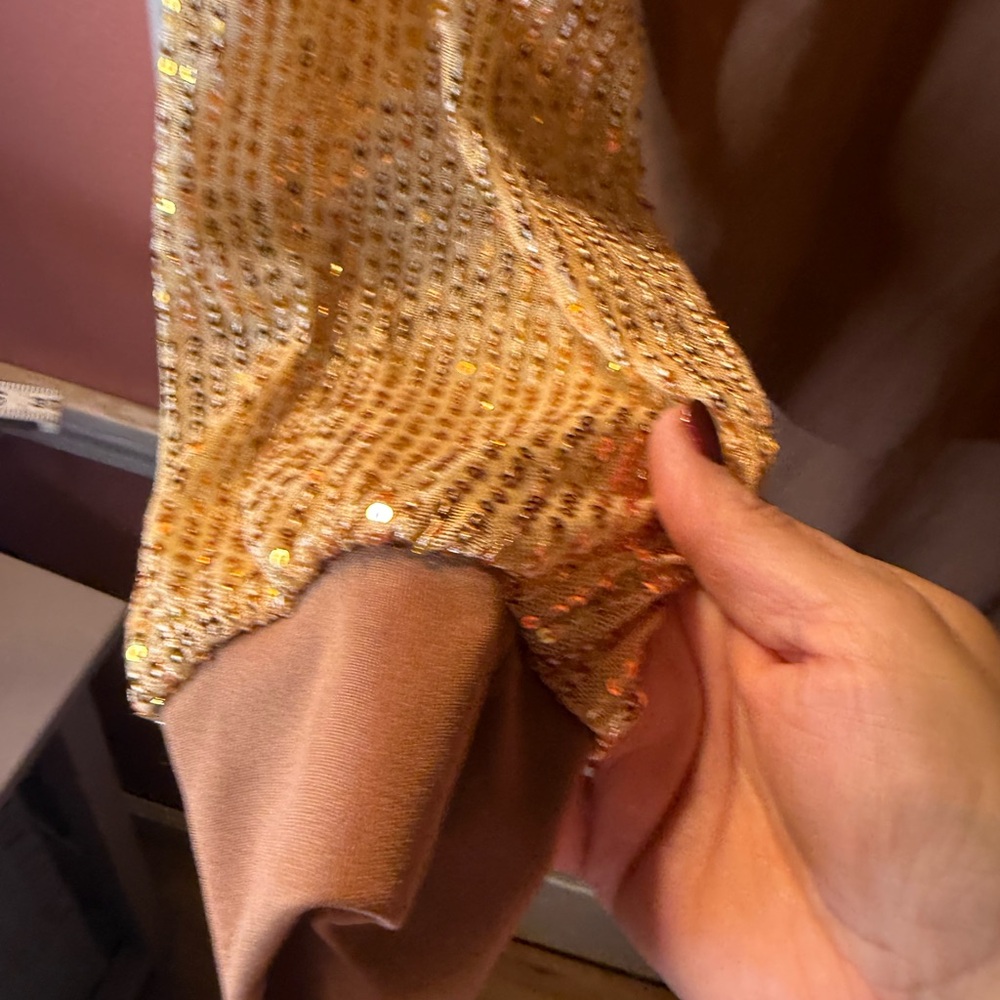(SALE $5) taupe colored Lounge Set with Gold Sequin Heart, 3x - Picture 4 of 16